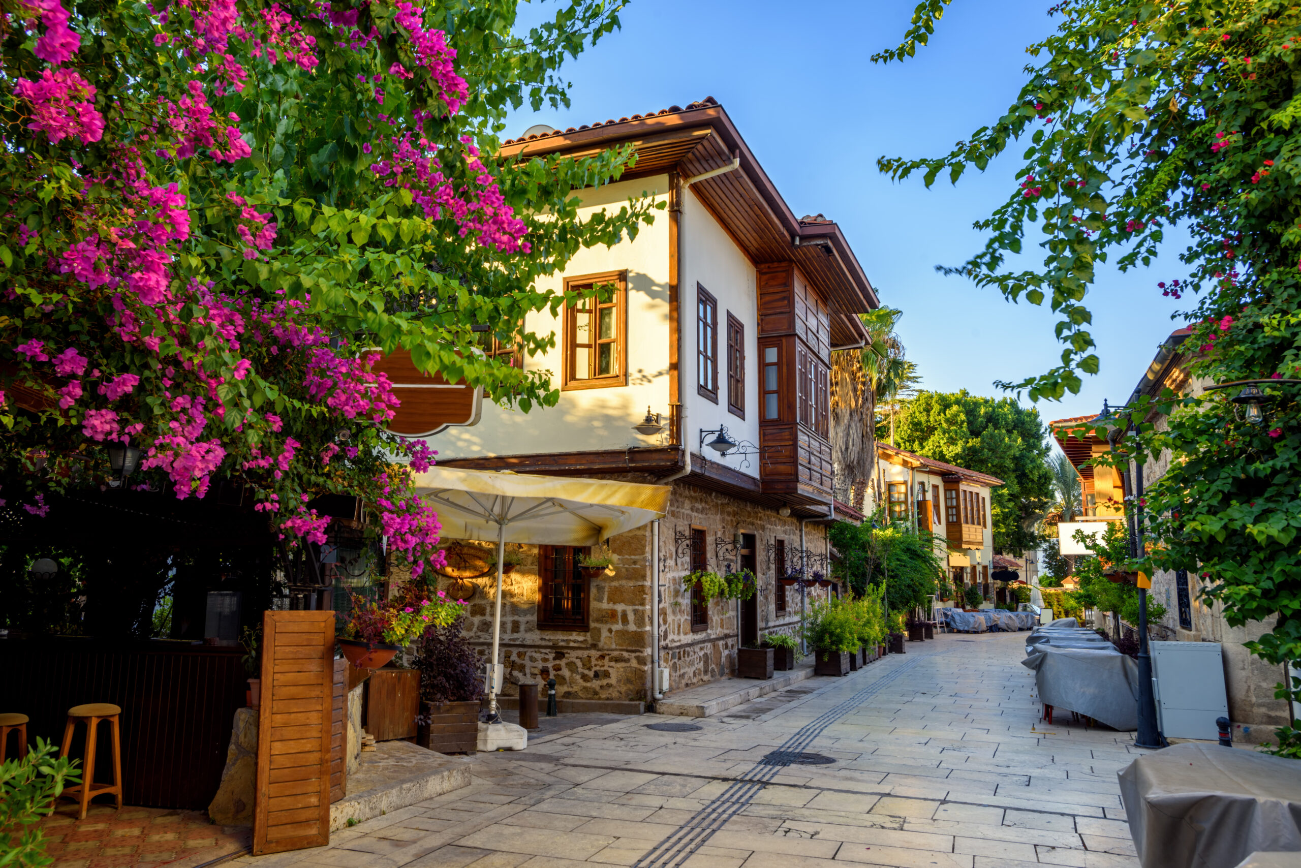 production-services-and-filming-in-turkey-pedestrian-street